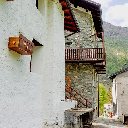 Con Vista Sulla Valle Soana Holiday home Valprato Soana